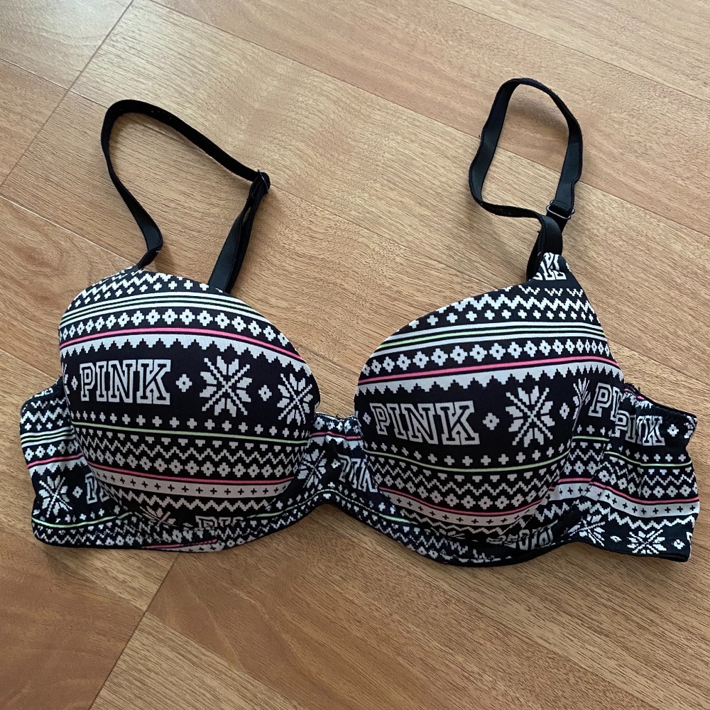 VS PINK Black White Winter Pattern Bra